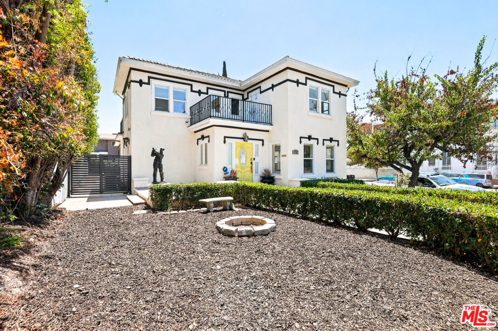 570 S Van Ness Avenue Property Photo 34