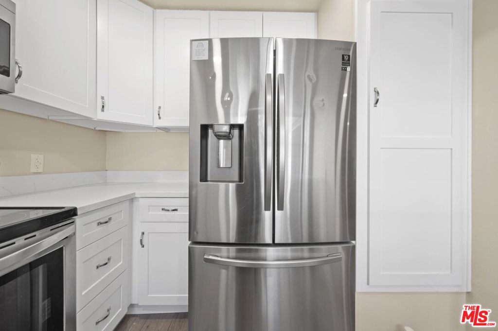 18515 Mayall Street J Property Photo 6