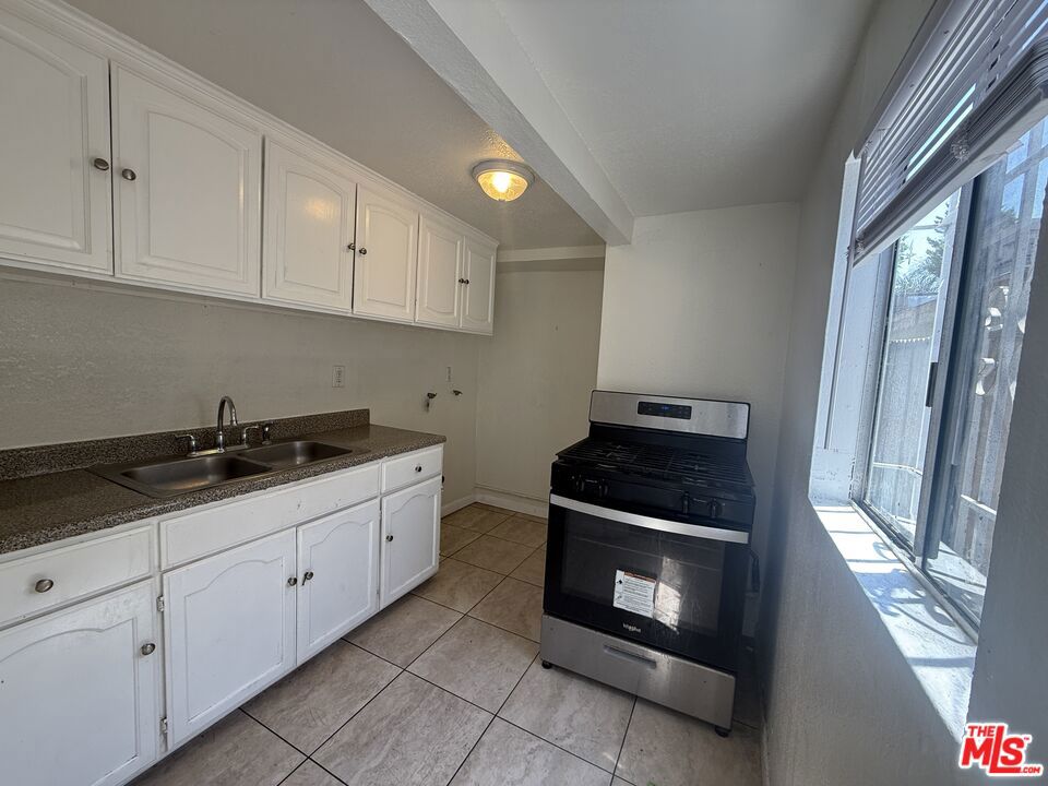 11233 Raymond Avenue Property Photo 13