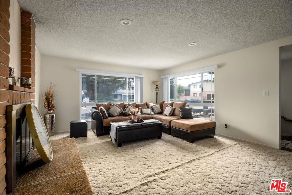 1060 Diamond Drive Property Photo 3