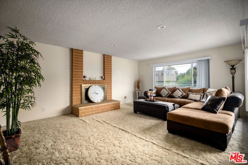 1060 Diamond Drive Property Photo 4