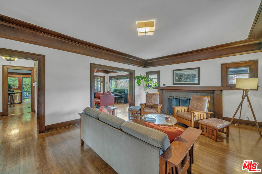 1812 S Bronson Avenue Property Photo 12