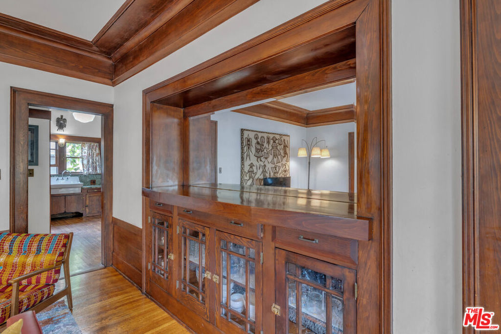 1812 S Bronson Avenue Property Photo 15