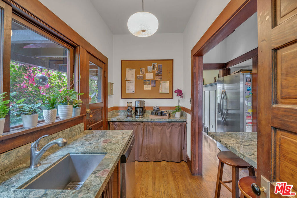1812 S Bronson Avenue Property Photo 23
