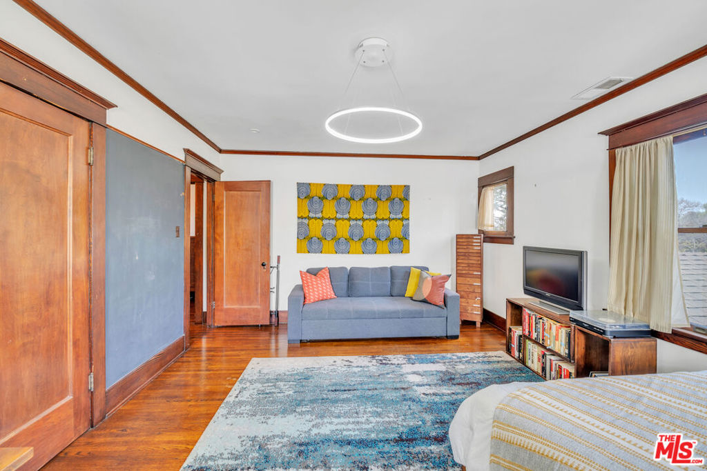1812 S Bronson Avenue Property Photo 28