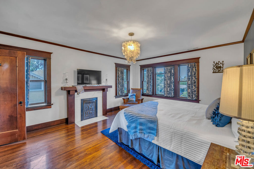1812 S Bronson Avenue Property Photo 32