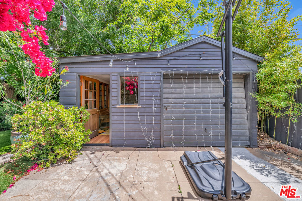 1812 S Bronson Avenue Property Photo 38