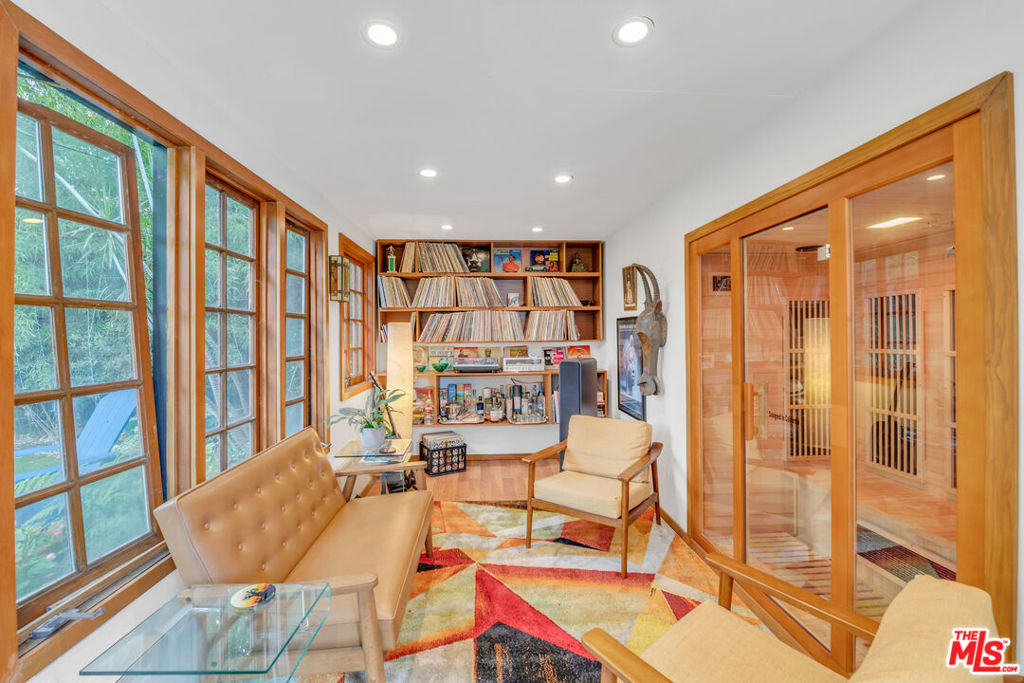 1812 S Bronson Avenue Property Photo 39