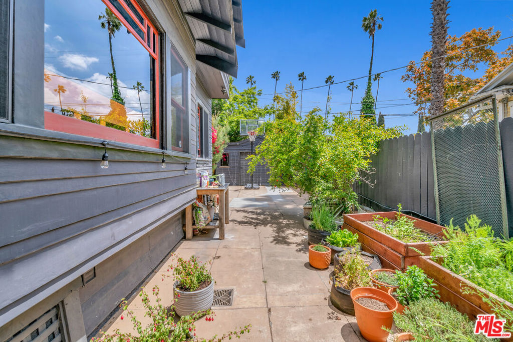 1812 S Bronson Avenue Property Photo 46