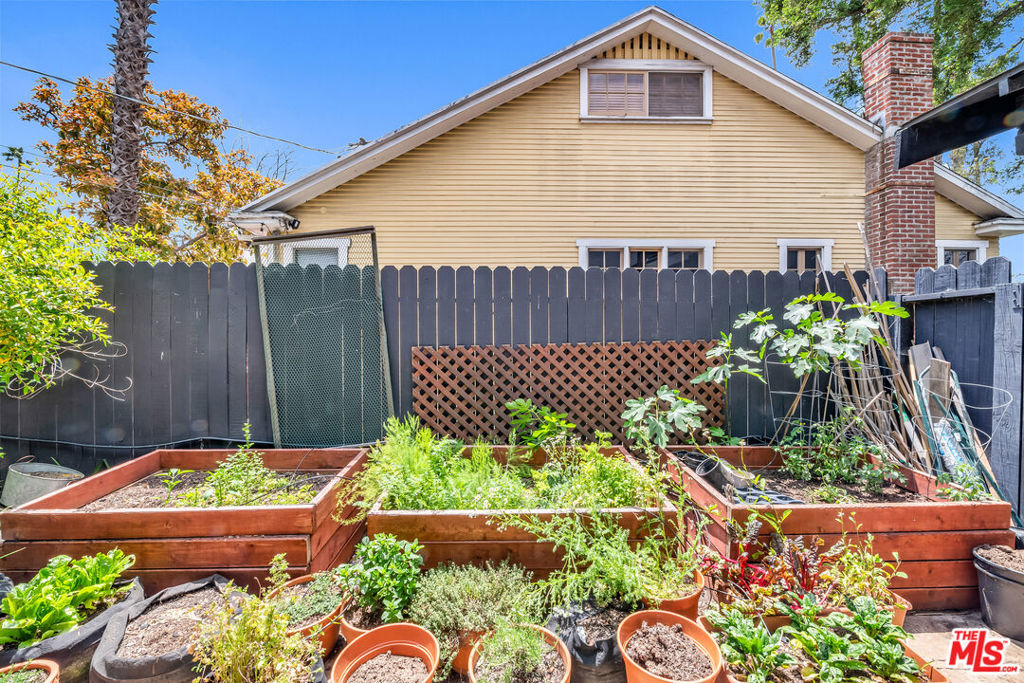 1812 S Bronson Avenue Property Photo 47