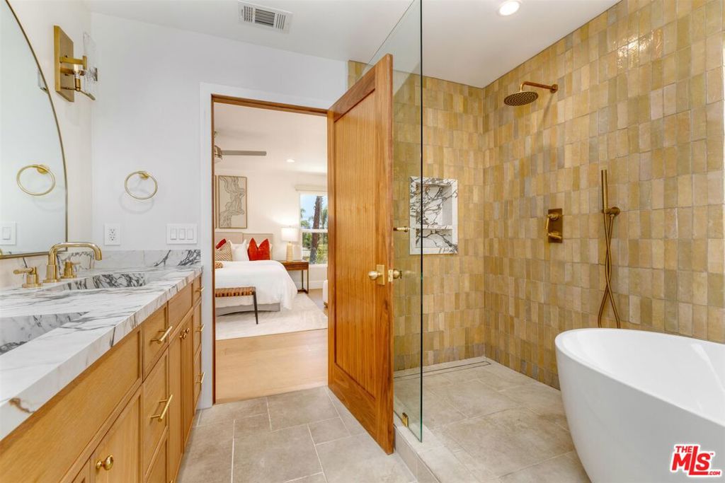 6051 Sadring Avenue Property Photo 14