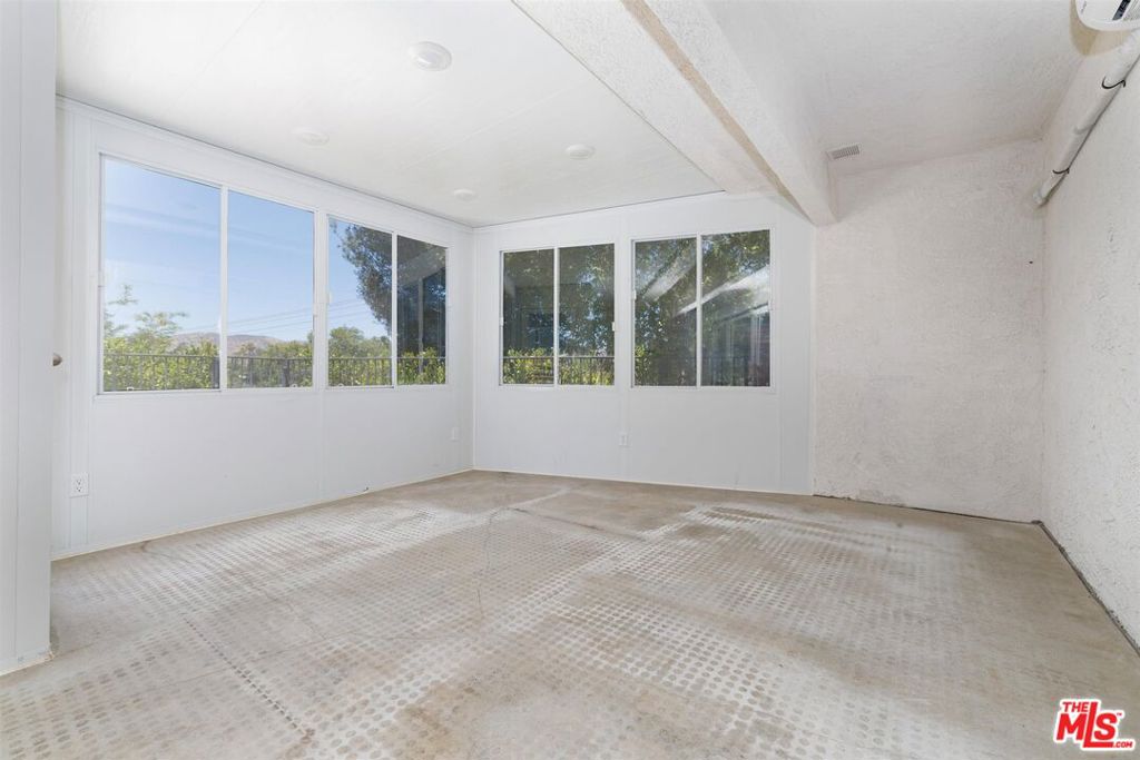 6051 Sadring Avenue Property Photo 23