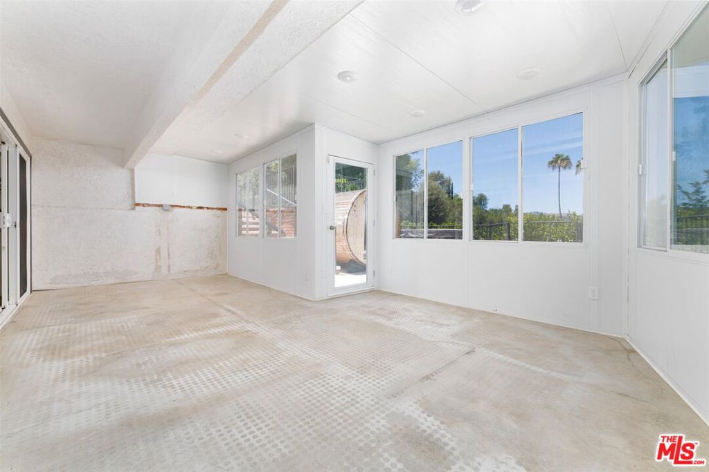 6051 Sadring Avenue Property Photo 24