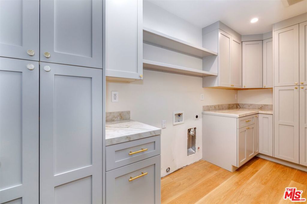 6051 Sadring Avenue Property Photo 26