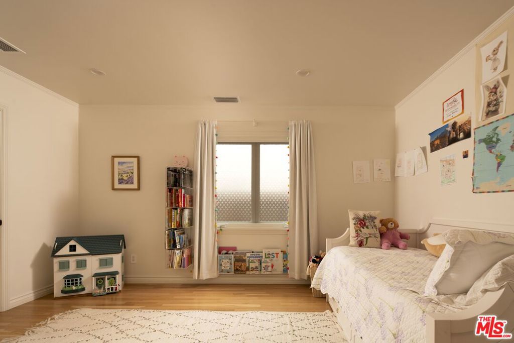 730 Westbourne Drive Property Photo 13