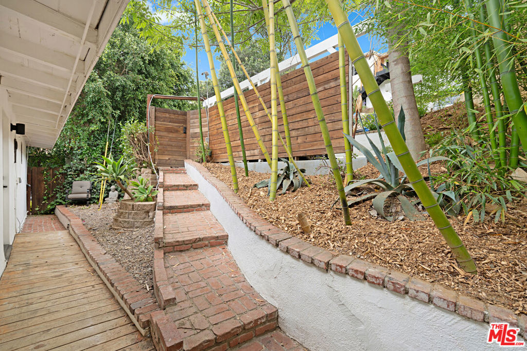 6331 Grape Place Property Photo 3