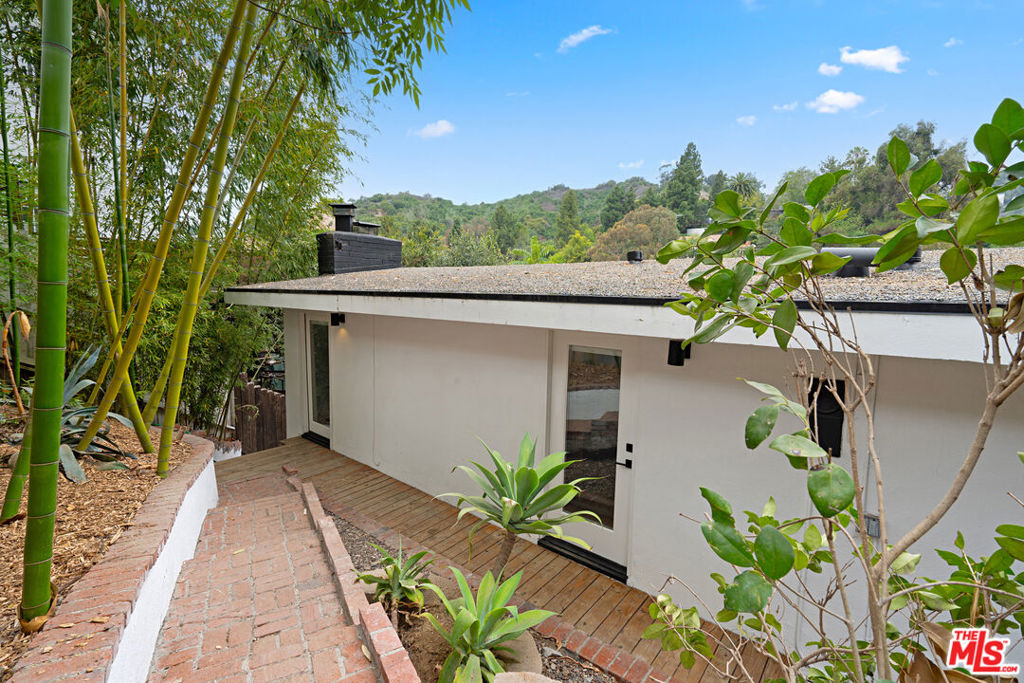 6331 Grape Place Property Photo 4