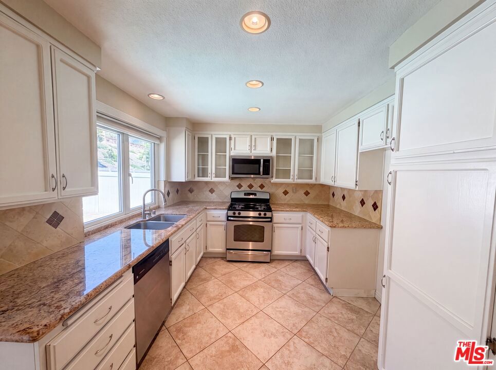 28061 Virginia Property Photo 2