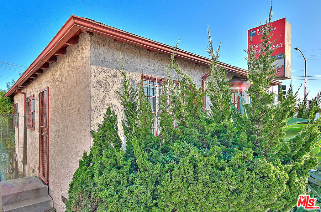 3956 W Slauson Avenue Property Photo 3