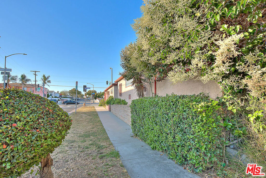 3956 W Slauson Avenue Property Photo 9