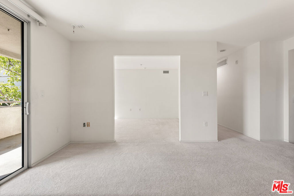 267 S San Pedro Street 213 Property Photo 20