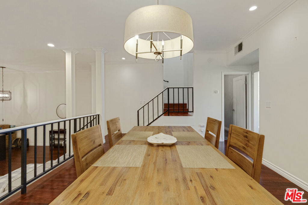 5215 White Oak Avenue 2 Property Photo 1
