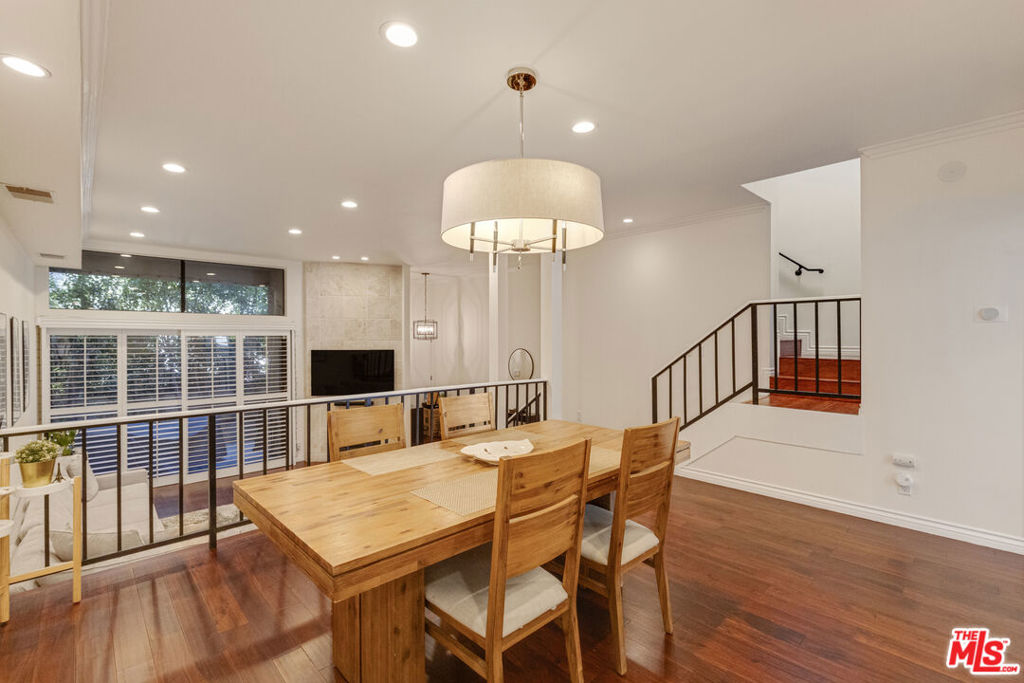 5215 White Oak Avenue 2 Property Photo 8