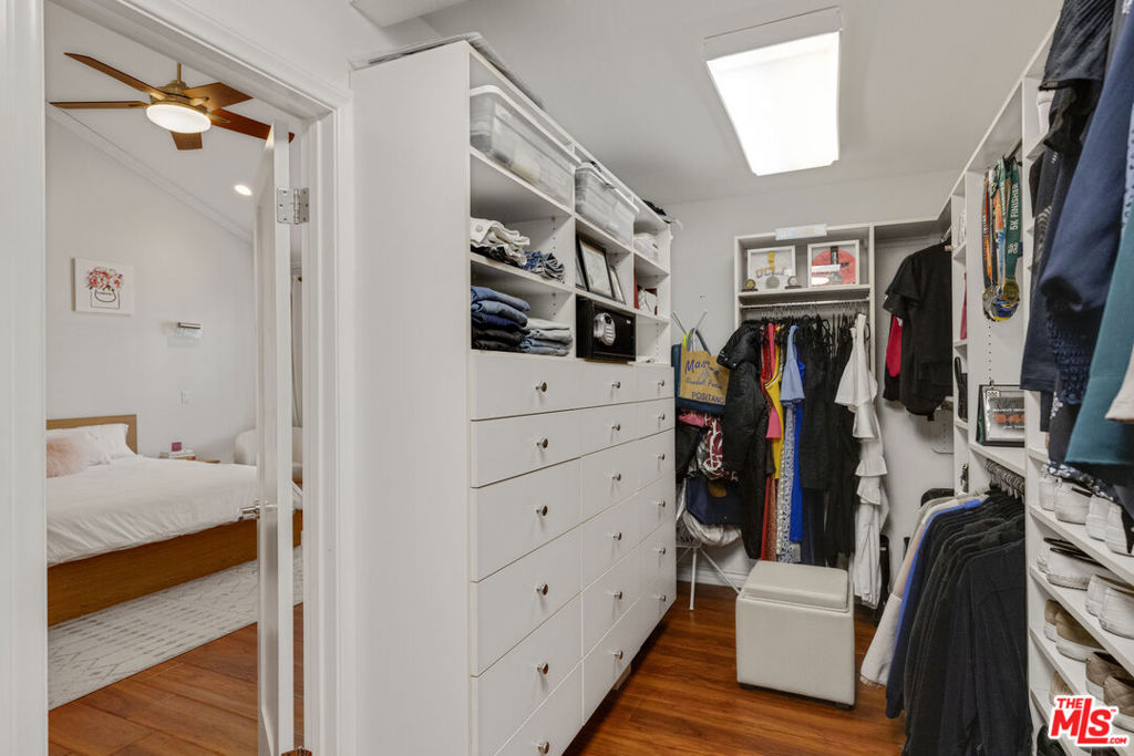 5215 White Oak Avenue 2 Property Photo 18