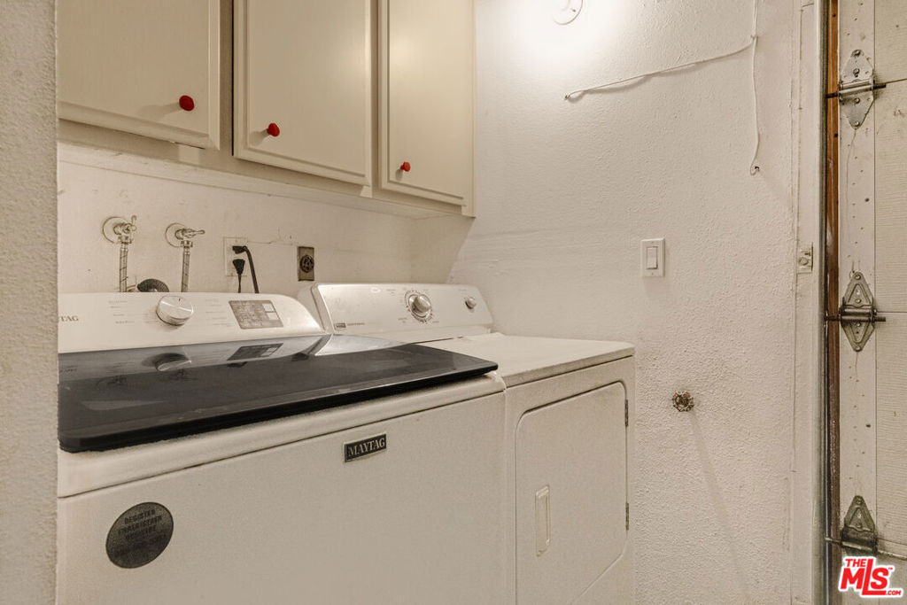 5215 White Oak Avenue 2 Property Photo 22