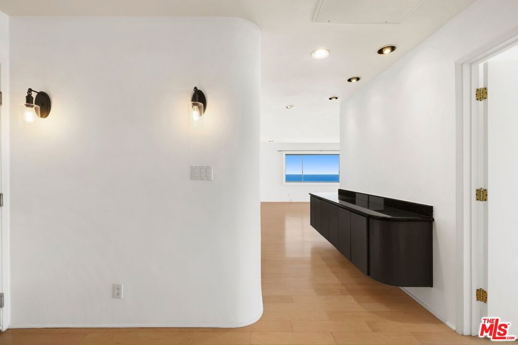 101 California Avenue 802 Property Photo 26