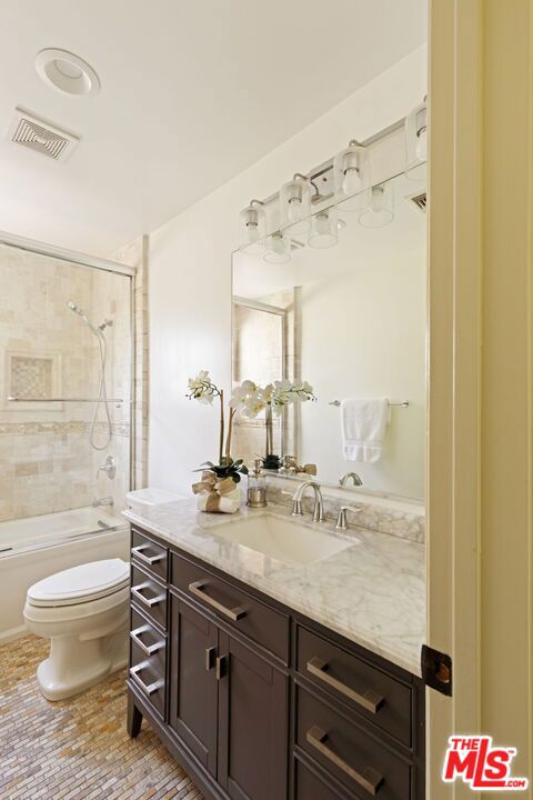 272 N Chester Avenue 101 Property Photo 27