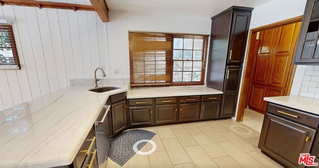 6619 Sunnyslope Avenue Property Photo 4