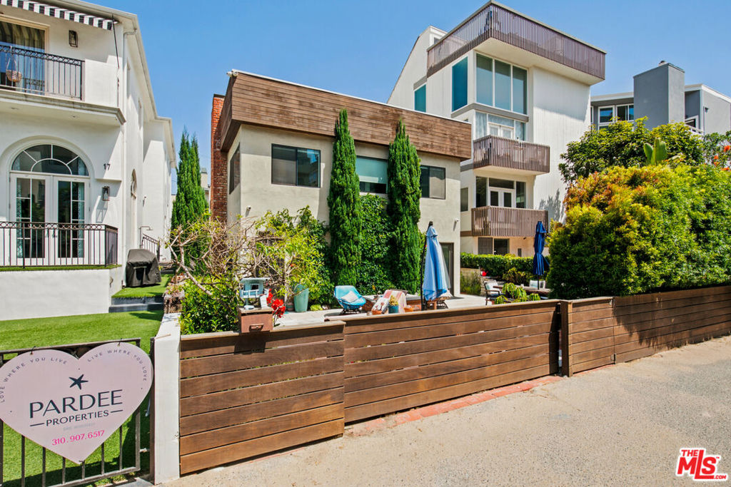 23 Privateer Street Property Photo 1