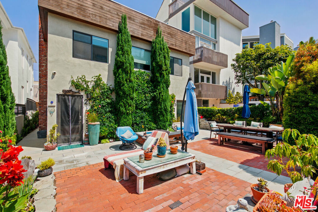 23 Privateer Street Property Photo 4