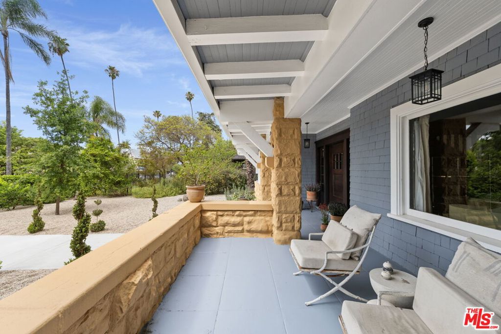 2248 S Hobart Boulevard Property Photo 34