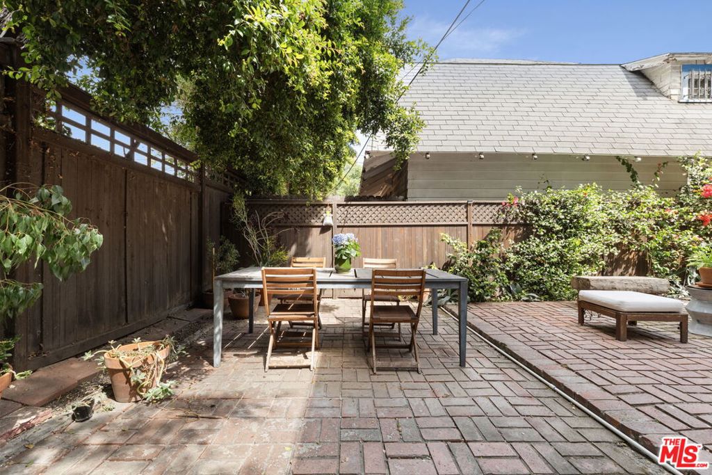 2248 S Hobart Boulevard Property Photo 38