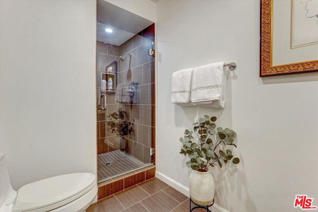 148 S Crescent Drive 101 Property Photo 23