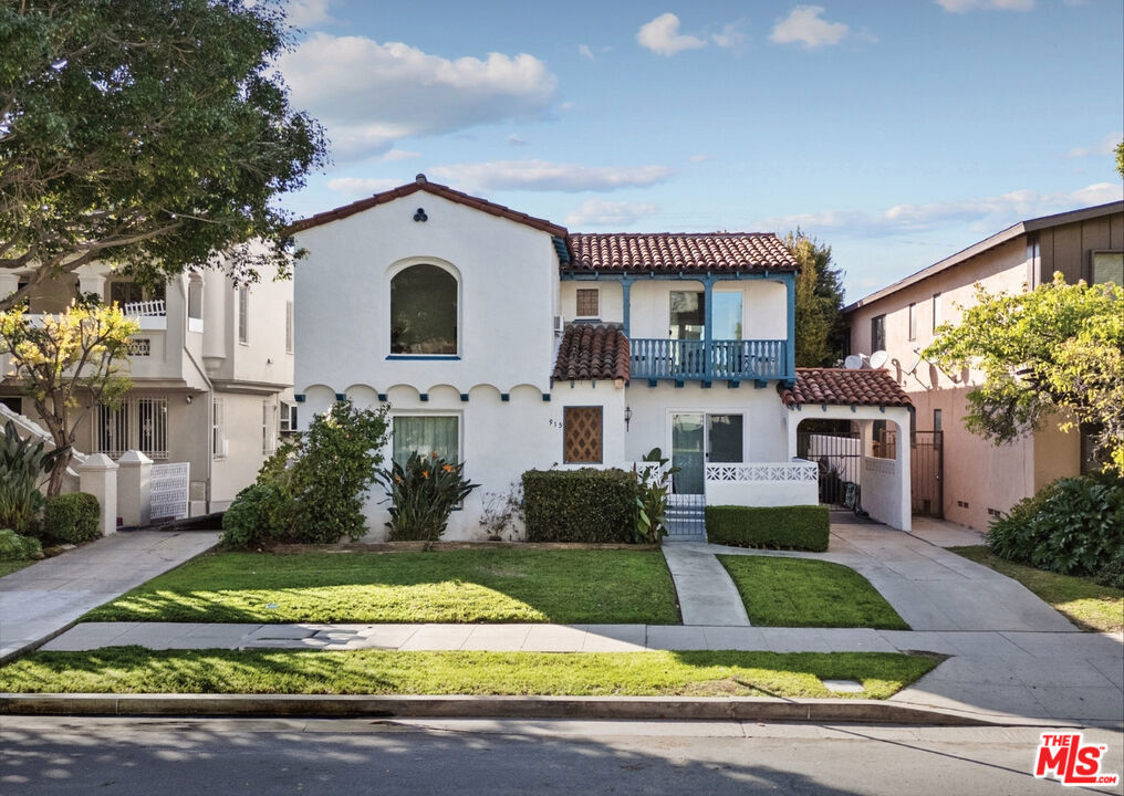 915 S Wooster Street Property Photo