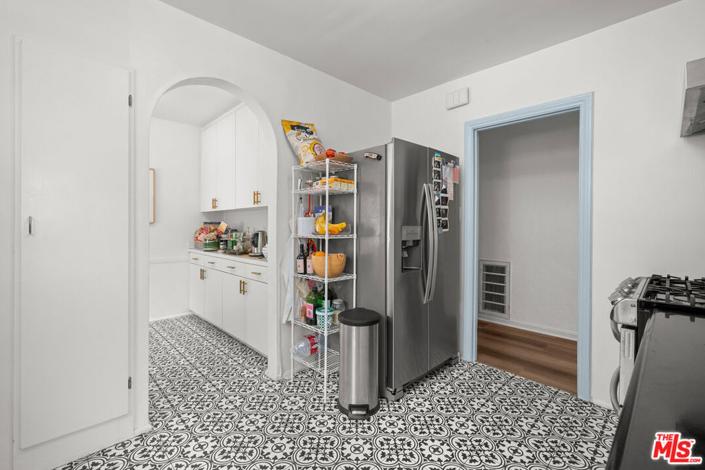 915 S Wooster Street Property Photo 14
