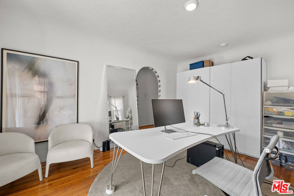 915 S Wooster Street Property Photo 31