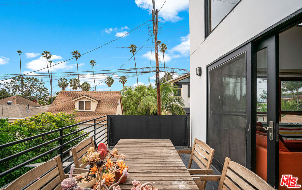 917 Palms Boulevard Property Photo 6