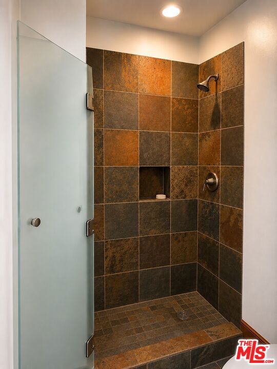 917 Palms Boulevard Property Photo 8