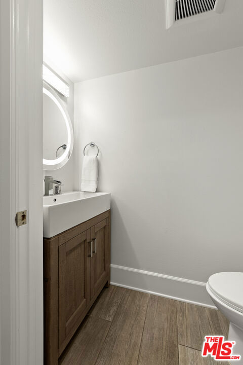 11723 Mayfield Avenue 3 Property Photo 12