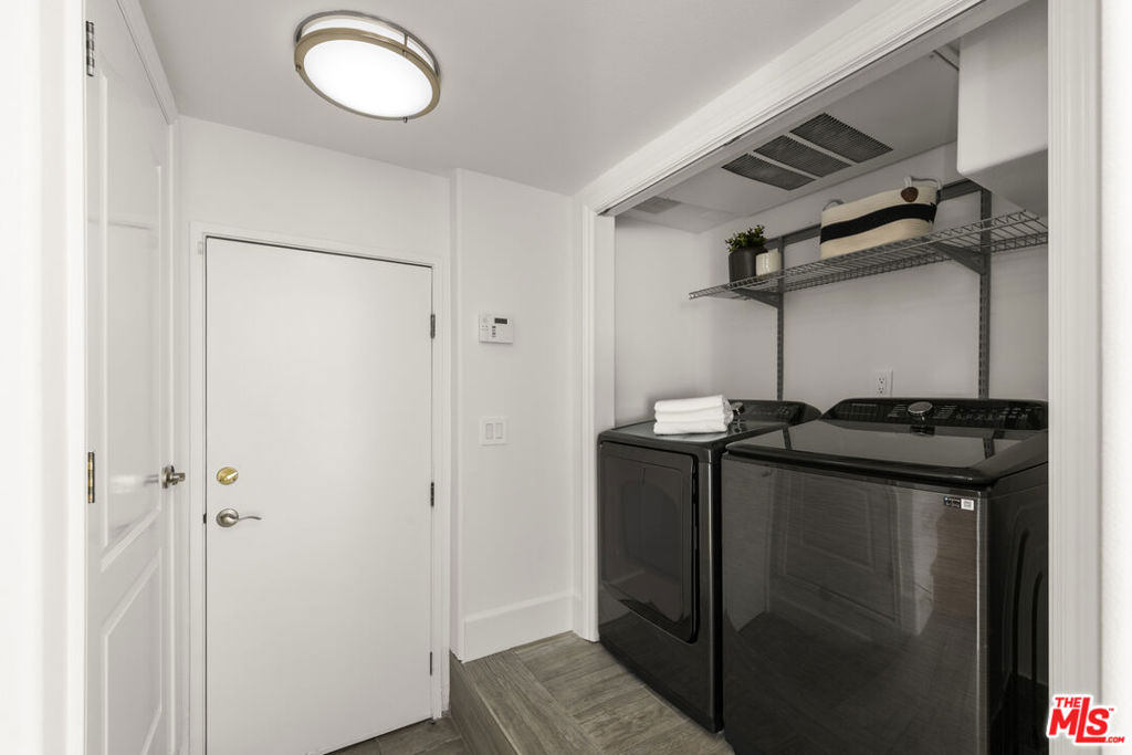 11723 Mayfield Avenue 3 Property Photo 16