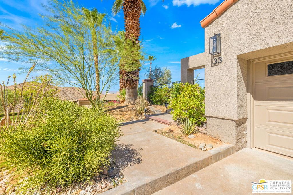 33 N Mirage Cove Drive Property Photo 6
