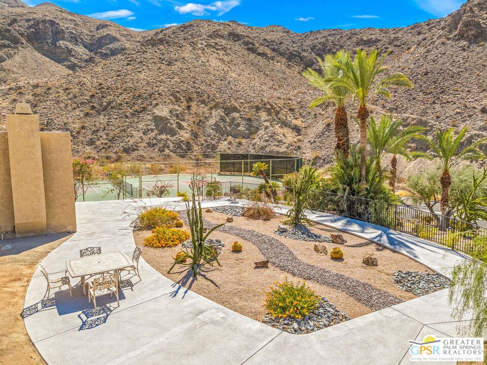33 N Mirage Cove Drive Property Photo 10