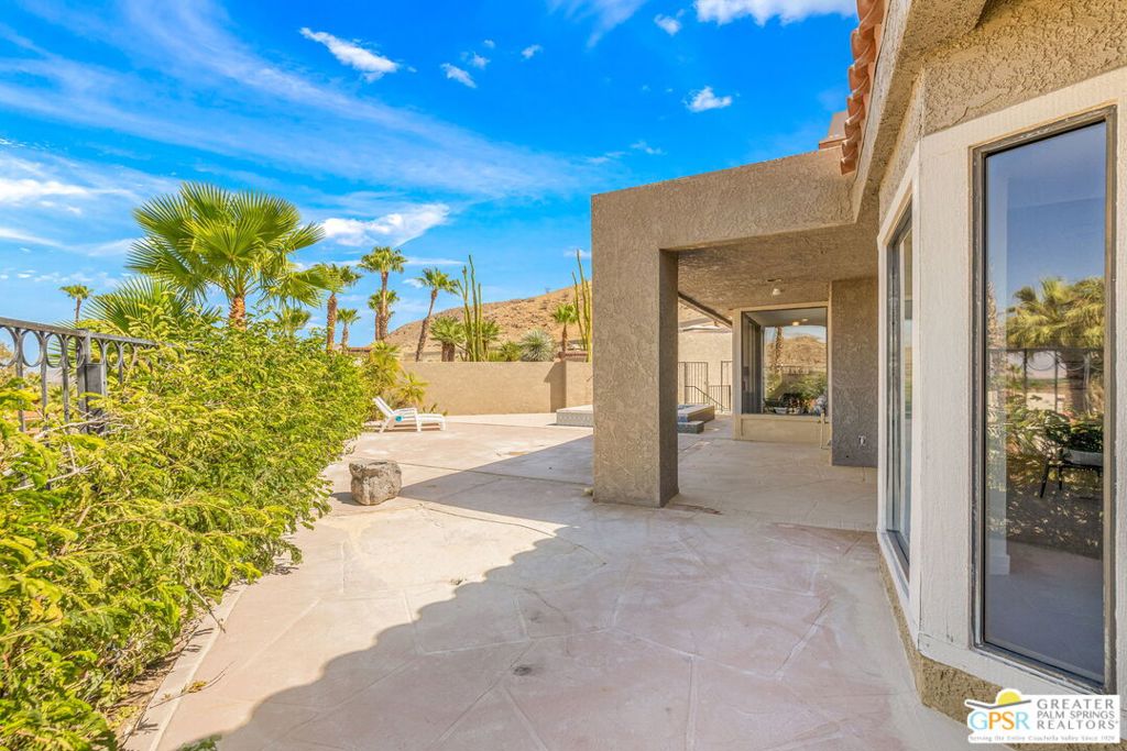 33 N Mirage Cove Drive Property Photo 16