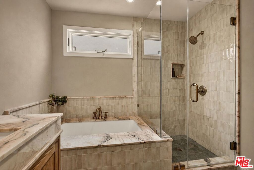 12610 Sarah Street Property Photo 25