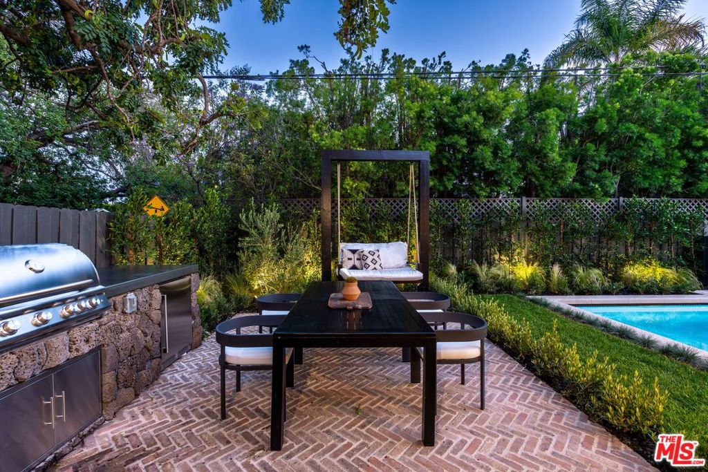 12610 Sarah Street Property Photo 44