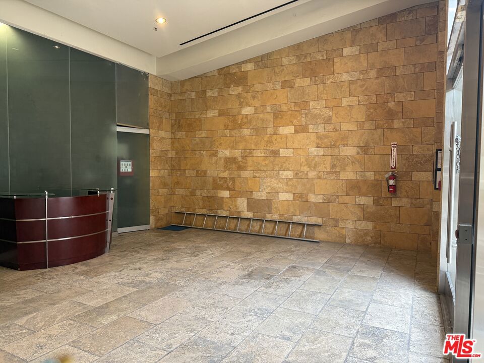 6751 W Hollywood Boulevard Property Photo 2